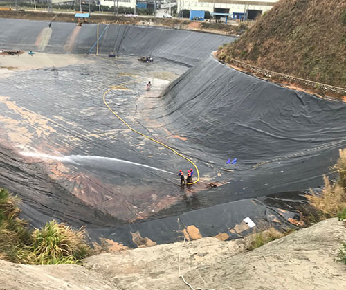平房废水池清理